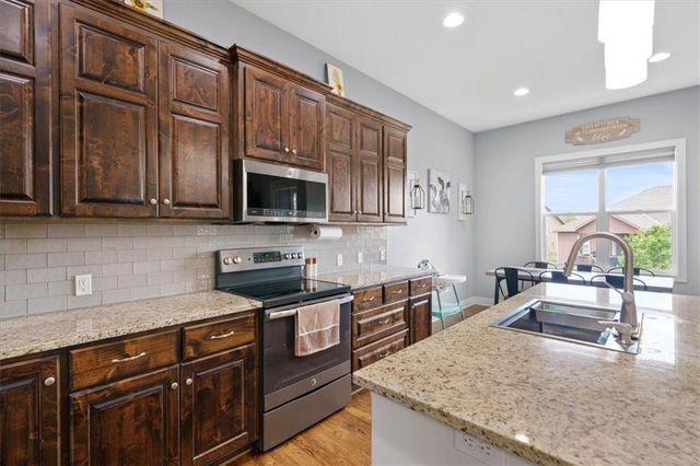 16746 Ruby Way, Basehor, KS 66007