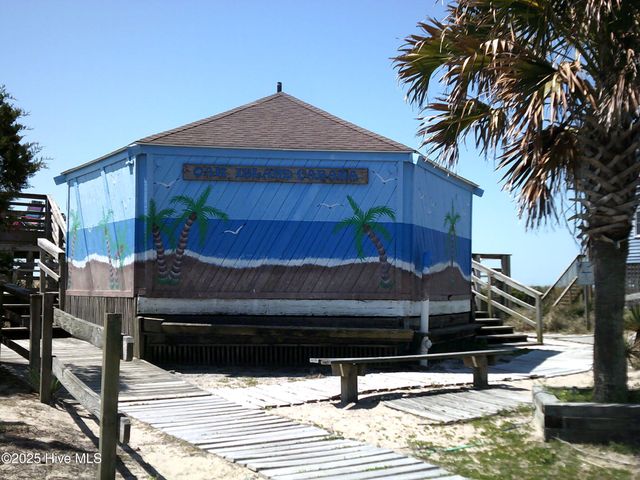 115 NW 20th Street, Oak Island, NC 28465