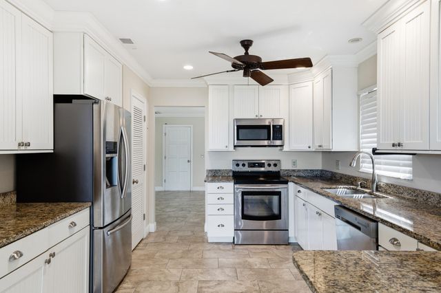911 NW Sunset Terrace, Stuart, FL 34994