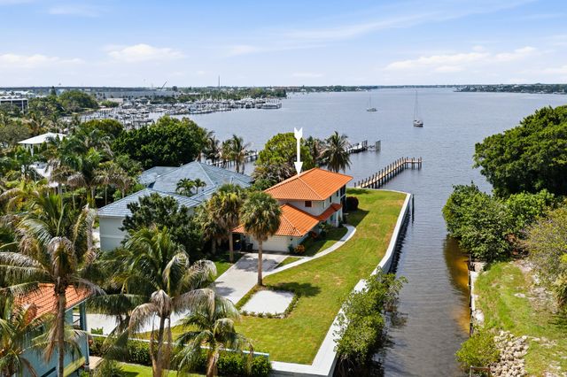911 NW Sunset Terrace, Stuart, FL 34994
