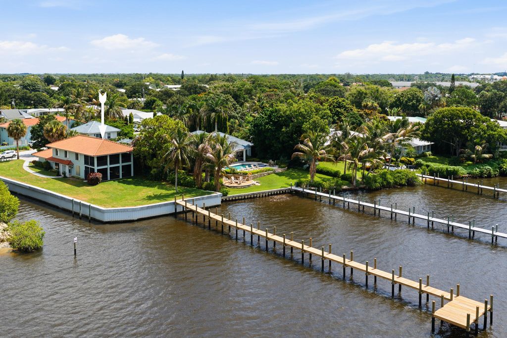 911 NW Sunset Terrace, Stuart, FL 34994