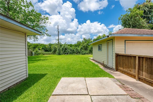 1115 Newport Boulevard, League City, TX 77573