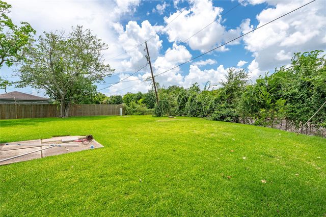 1115 Newport Boulevard, League City, TX 77573