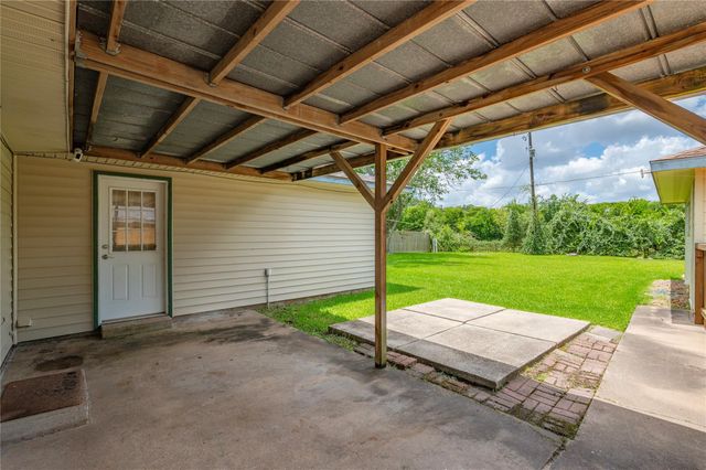 1115 Newport Boulevard, League City, TX 77573
