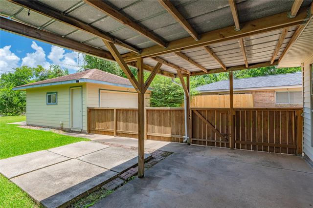 1115 Newport Boulevard, League City, TX 77573