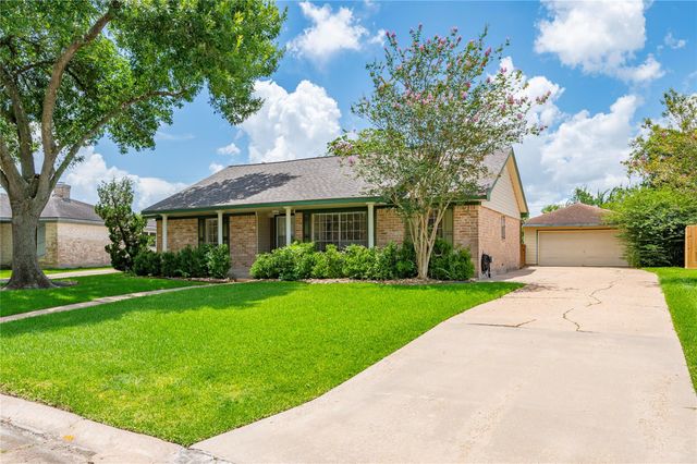 1115 Newport Boulevard, League City, TX 77573