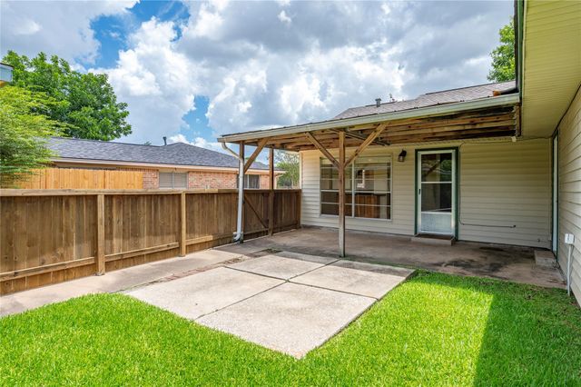 1115 Newport Boulevard, League City, TX 77573
