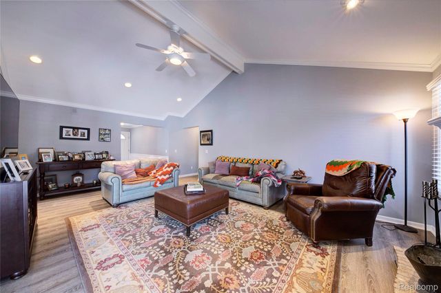 46822 Springhill Drive, Shelby Charter Township, MI 48317