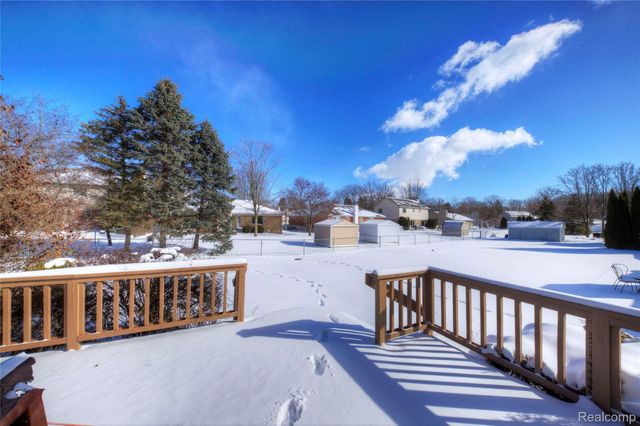 46822 Springhill Drive, Shelby Charter Township, MI 48317