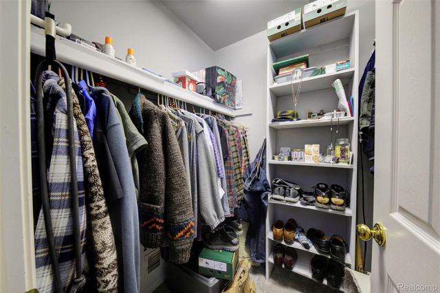 46822 Springhill Drive, Shelby Charter Township, MI 48317