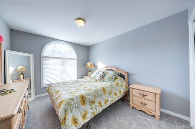 46822 Springhill Drive, Shelby Charter Township, MI 48317