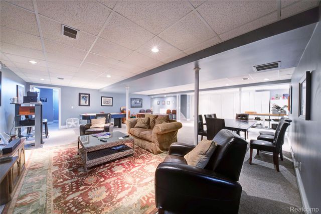 46822 Springhill Drive, Shelby Charter Township, MI 48317