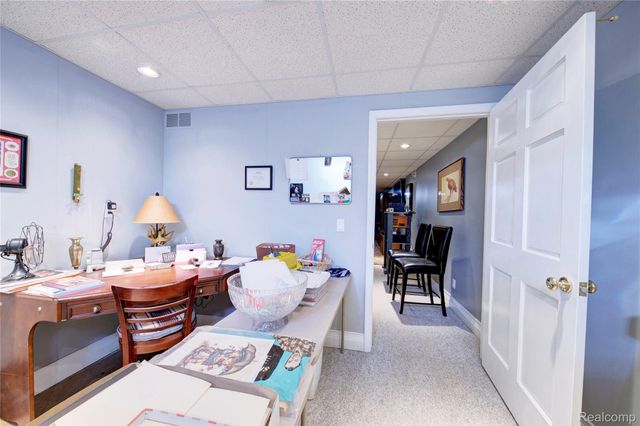 46822 Springhill Drive, Shelby Charter Township, MI 48317