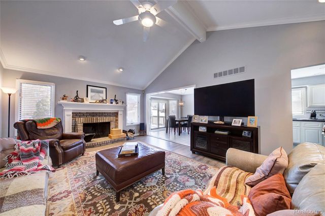 46822 Springhill Drive, Shelby Charter Township, MI 48317