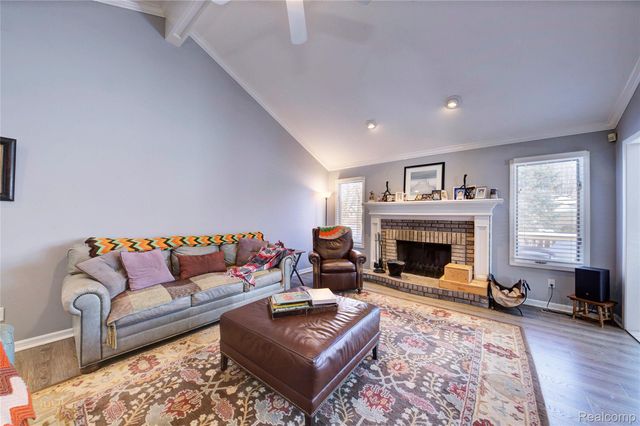 46822 Springhill Drive, Shelby Charter Township, MI 48317