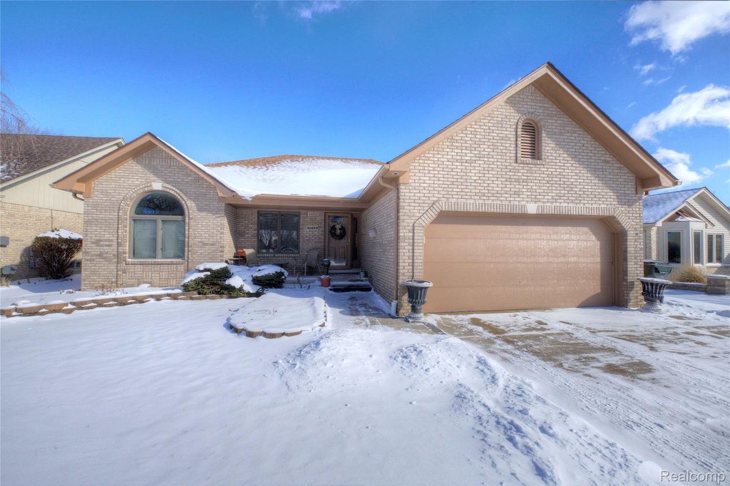 46822 Springhill Drive, Shelby Charter Township, MI 48317