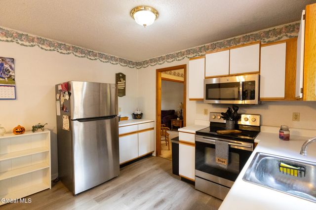 38 Autumn Lane, Queensbury, NY 12804