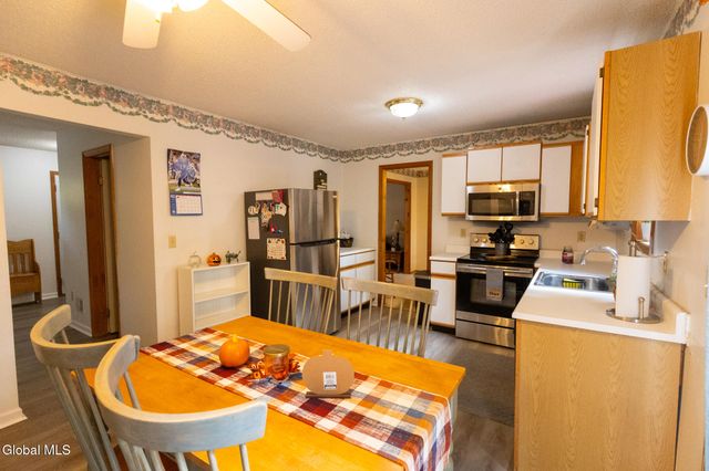 38 Autumn Lane, Queensbury, NY 12804