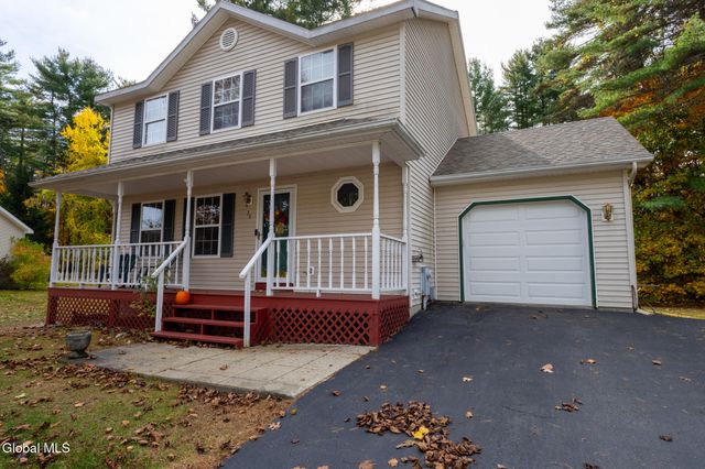 38 Autumn Lane, Queensbury, NY 12804