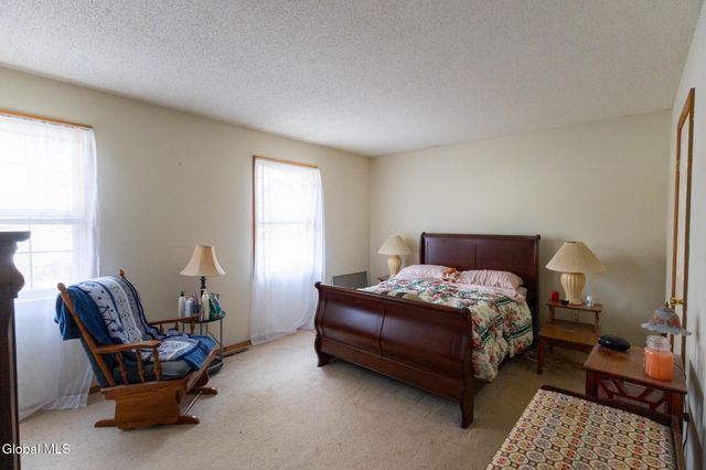 38 Autumn Lane, Queensbury, NY 12804