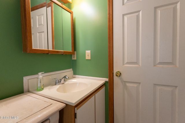 38 Autumn Lane, Queensbury, NY 12804