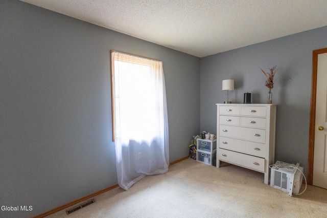 38 Autumn Lane, Queensbury, NY 12804