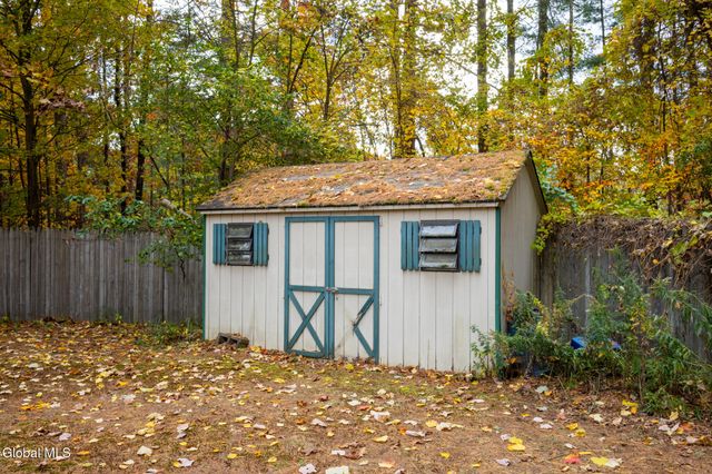 38 Autumn Lane, Queensbury, NY 12804