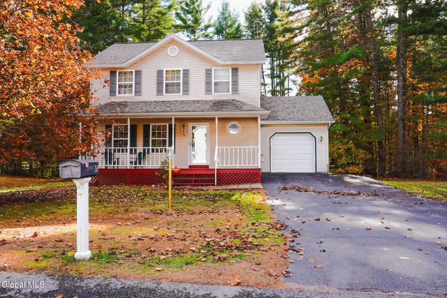 38 Autumn Lane, Queensbury, NY 12804