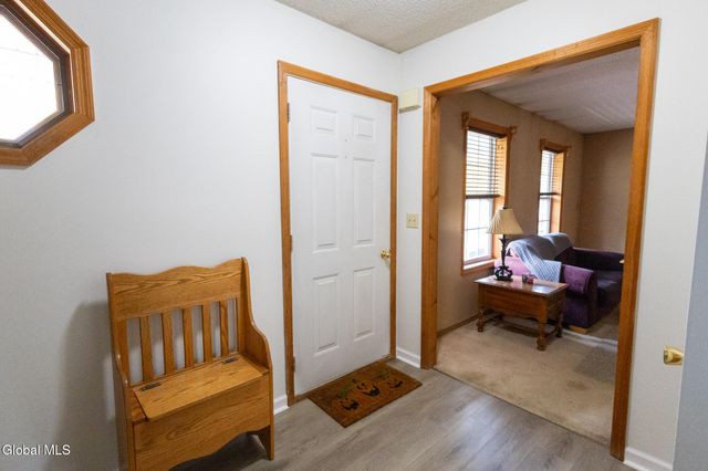 38 Autumn Lane, Queensbury, NY 12804