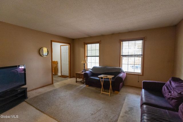 38 Autumn Lane, Queensbury, NY 12804