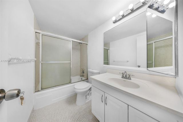 1865 79th St Cswy 14D, North Bay Village, FL 33141