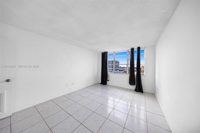 1865 79th St Cswy 14D, North Bay Village, FL 33141