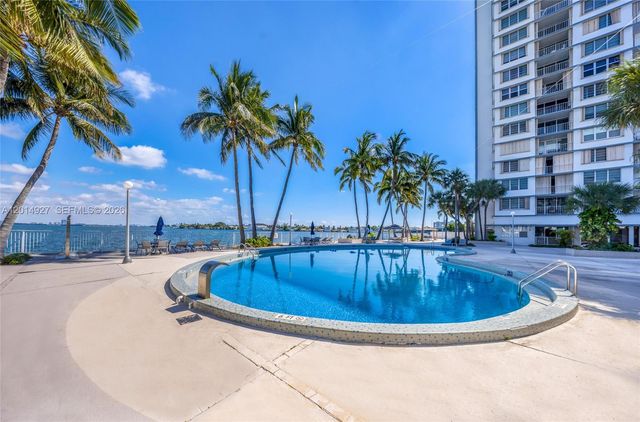 1865 79th St Cswy 14D, North Bay Village, FL 33141