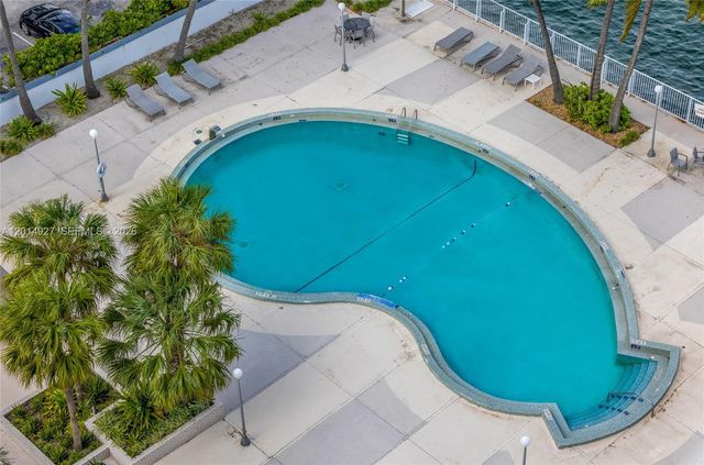 1865 79th St Cswy 14D, North Bay Village, FL 33141