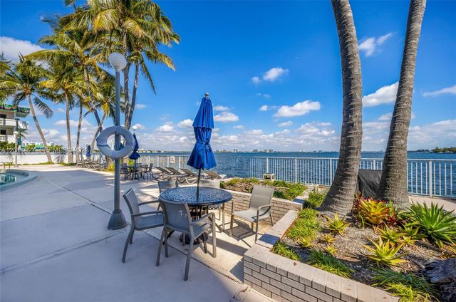 1865 79th St Cswy 14D, North Bay Village, FL 33141