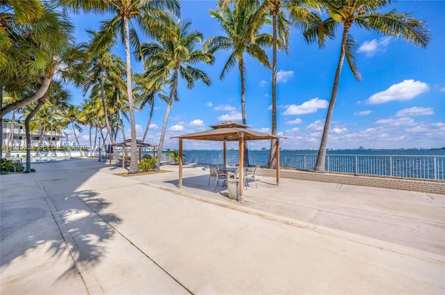 1865 79th St Cswy 14D, North Bay Village, FL 33141