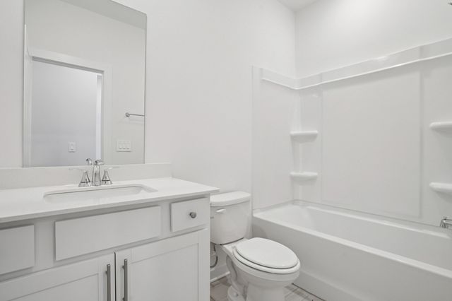 2373 Woodmeadow Dr, Clarksville, TN 37043