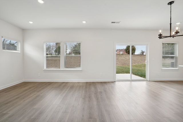 2373 Woodmeadow Dr, Clarksville, TN 37043