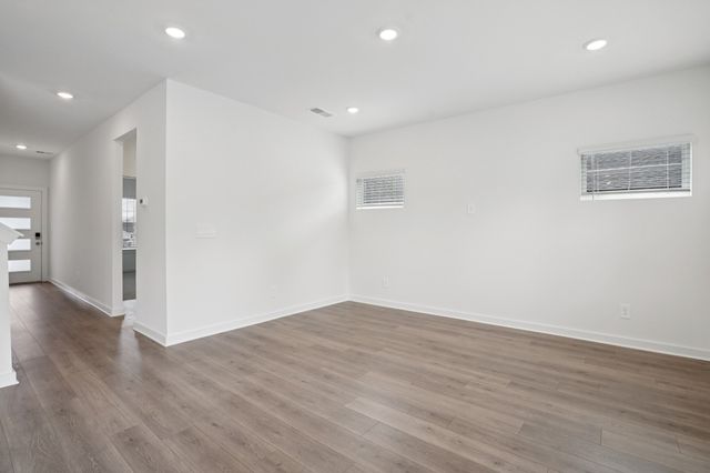 2373 Woodmeadow Dr, Clarksville, TN 37043