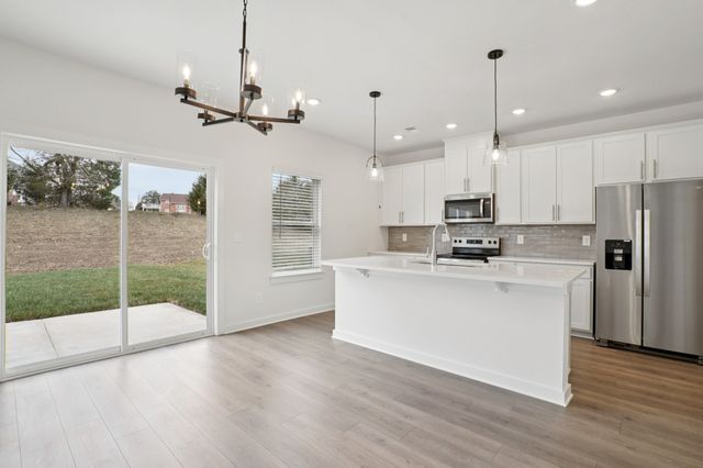 2373 Woodmeadow Dr, Clarksville, TN 37043