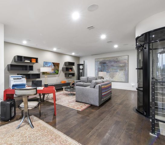 205 Portland Street, Houston, TX 77006