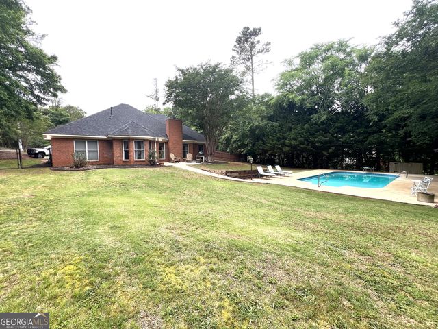 610 Youngs Mill Road, Lagrange, GA 30241