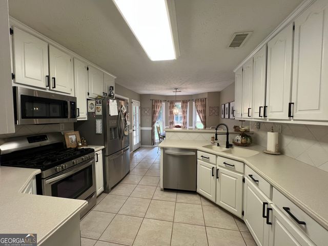 610 Youngs Mill Road, Lagrange, GA 30241