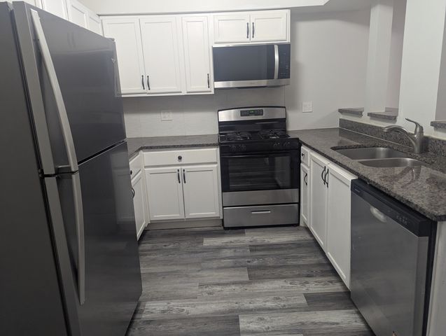 7306 N Winchester Avenue 505, Chicago, IL 60626
