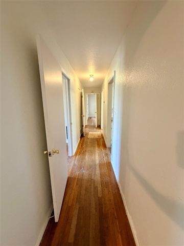 1611 Live Oak Street, Goldthwaite, TX 76844