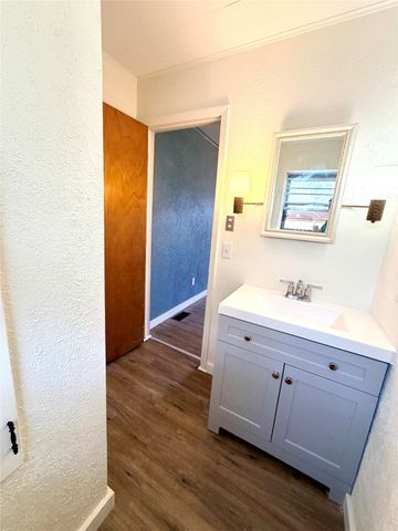 1611 Live Oak Street, Goldthwaite, TX 76844