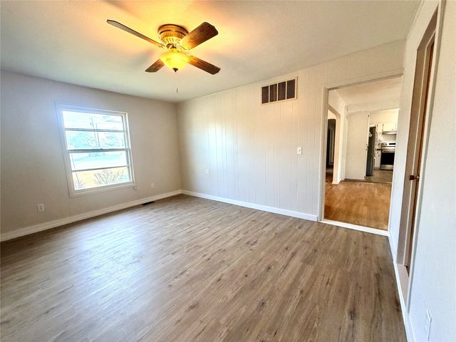 1611 Live Oak Street, Goldthwaite, TX 76844