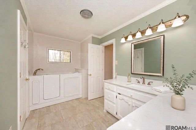 12462 Newcastle Ave, Baton Rouge, LA 70816
