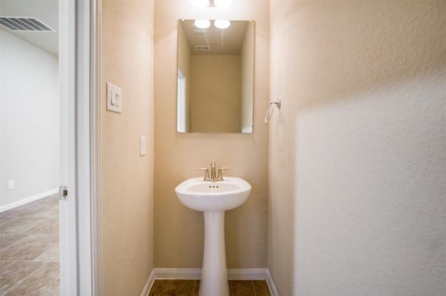 16020 Fountainview 21, Montgomery, TX 77356