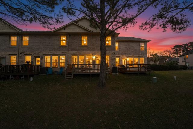 16020 Fountainview 21, Montgomery, TX 77356